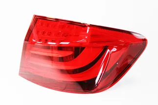 Hella Right Outer Tail Light Assembly - 63217203232