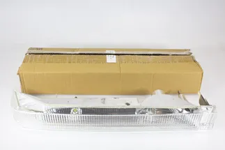 URO Front Left Turn Signal Light Assembly - 1342328