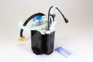 VDO Fuel Pump and Strainer Set - LR077703