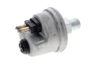 VEMO Engine Oil Pressure Switch - 0095420817