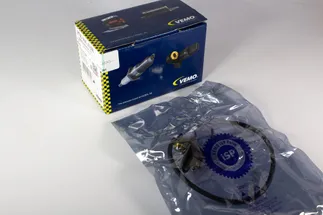 VEMO Engine Crankshaft Position Sensor - 07K906433B